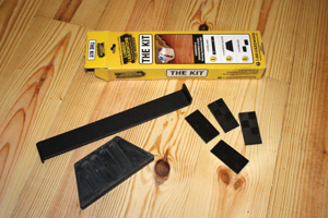 对于DIY安装者，Lumber Liquidators提供了T&G地板的安装套件，其中包括基本的必需品——一个塑料丝锥块，一个拉杆和20个可调节垫片。